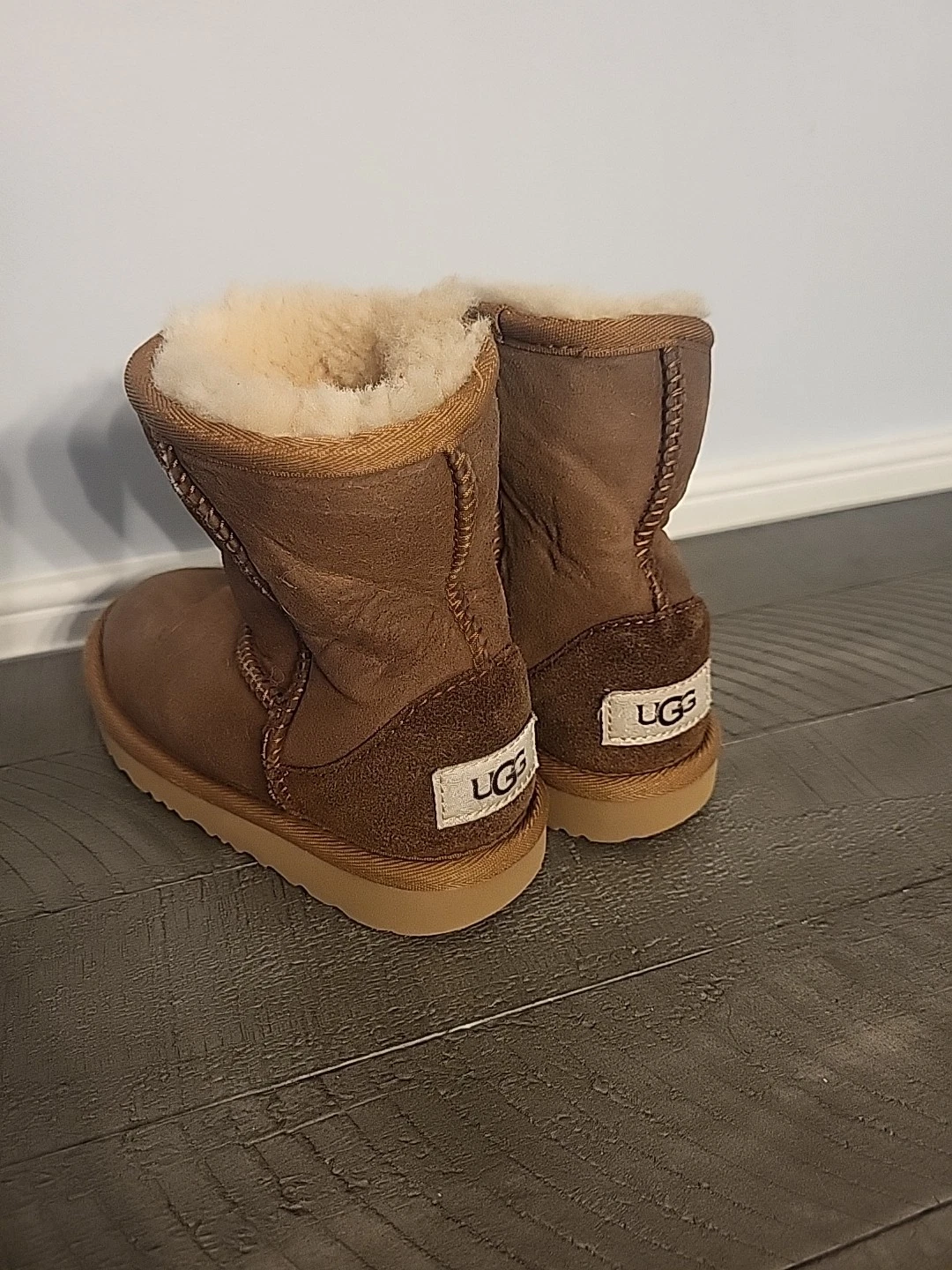 Stivali corti bambino Classic II UGGS marrone castagno taglia 10 pelle di pecora