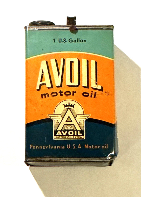 ANTIQUE ONE GALLON AVOIL MOTOR OIL CAN WITH FLYING A SIGN - VERY RARE