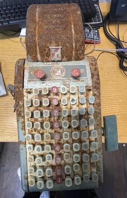 Vintage F&E Check Protector With Keys Hedman Company 