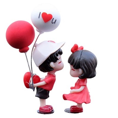 Cute Car Ornament Sweet Couple Figurine Design Light Weight Resin Kiss Statuette