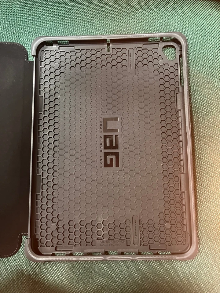 Urban Armor Gear UAG Metropolis Folio Case For iPad 5th & 6th Gen (9.7") Black - Image 4 of 4