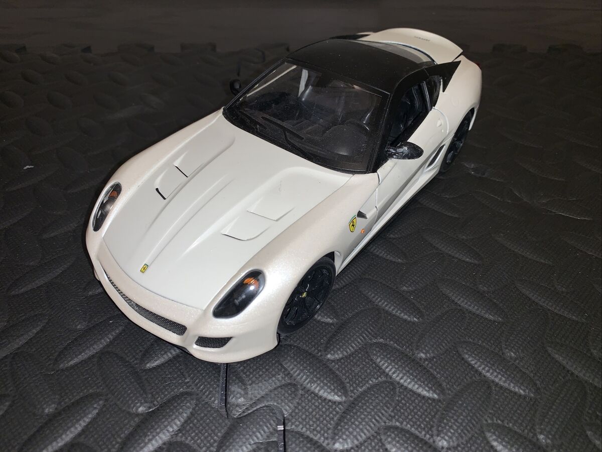 FERRARI 599 GTO PEARL WHITE by HOT WHEELS 1:18 BRAND VERY FERRARI 599 GTO PEARL WHITE by HOT WHEELS 1:18 BRAND VERY