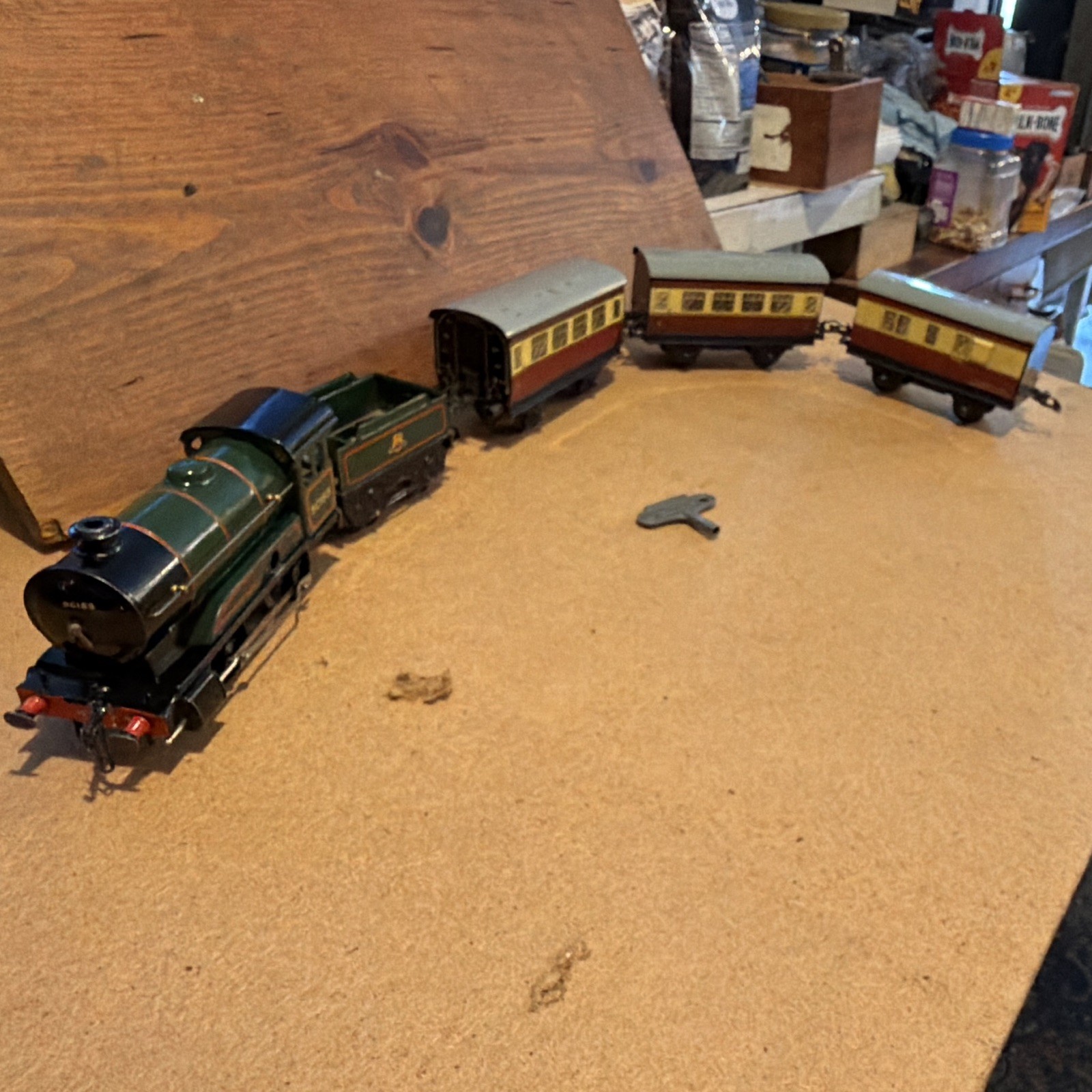 Hornby O Gauge clockwork train runs good forward and backwards
