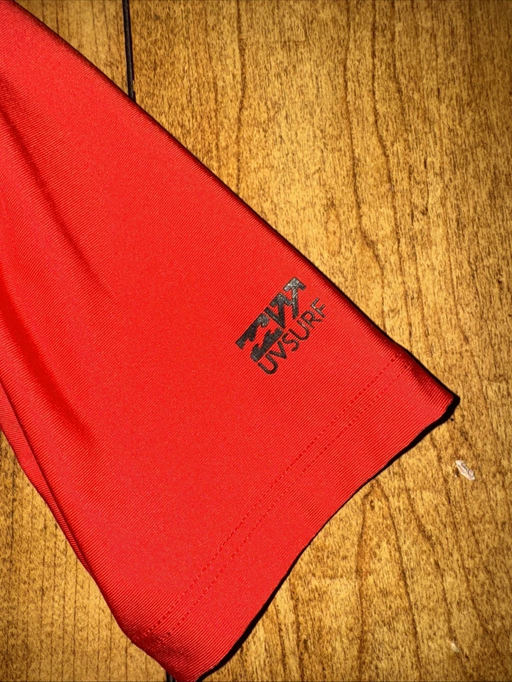 Camisa de surf Billabong para niños roja pequeña UPF 50+ antierupciones logotipo de Hawaii Foto 3 de 4