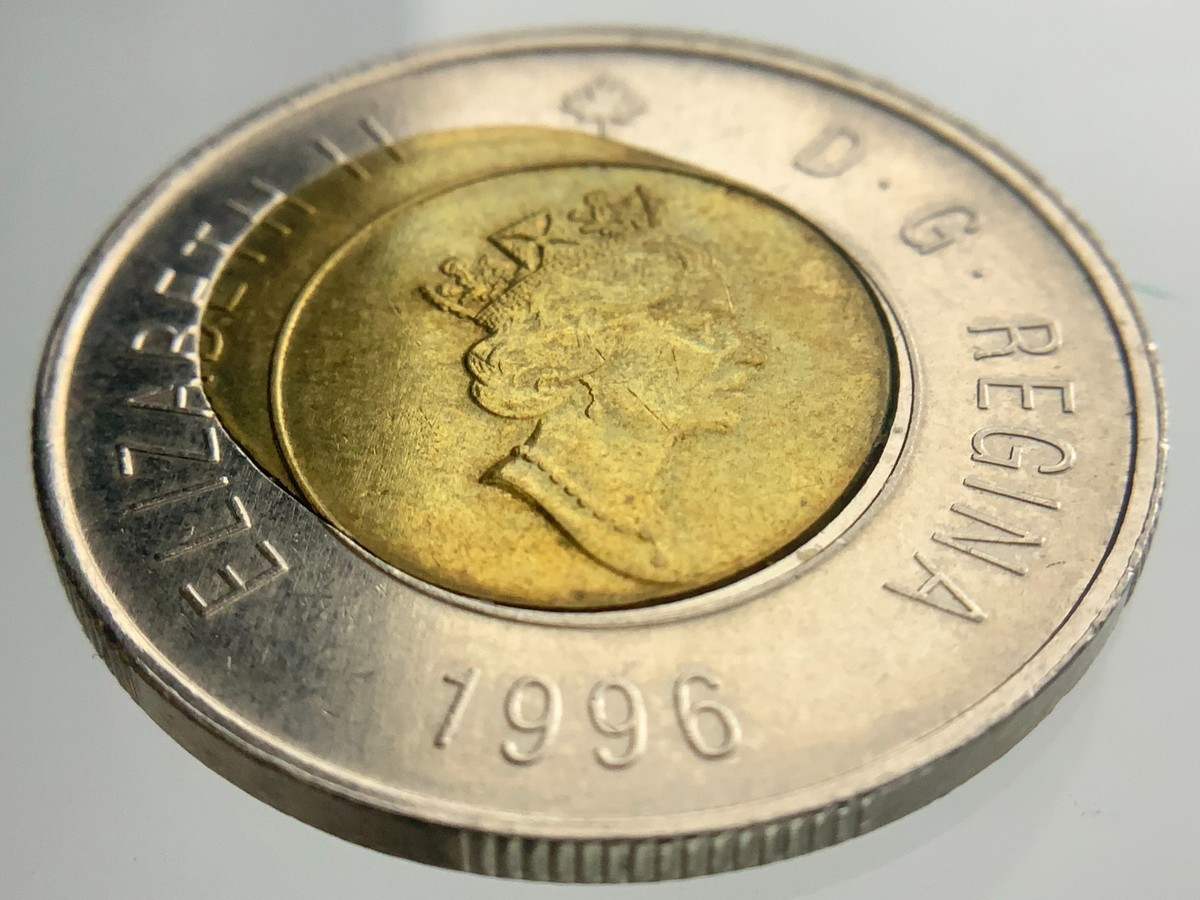 1996 Mint Error Coin Canada Toonie 2 Dollars Off Center Core