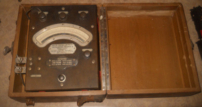 Weston #16 Portable Watt Meter Max. 2.5 Amps Wood Carrying Case & Hook up Wires