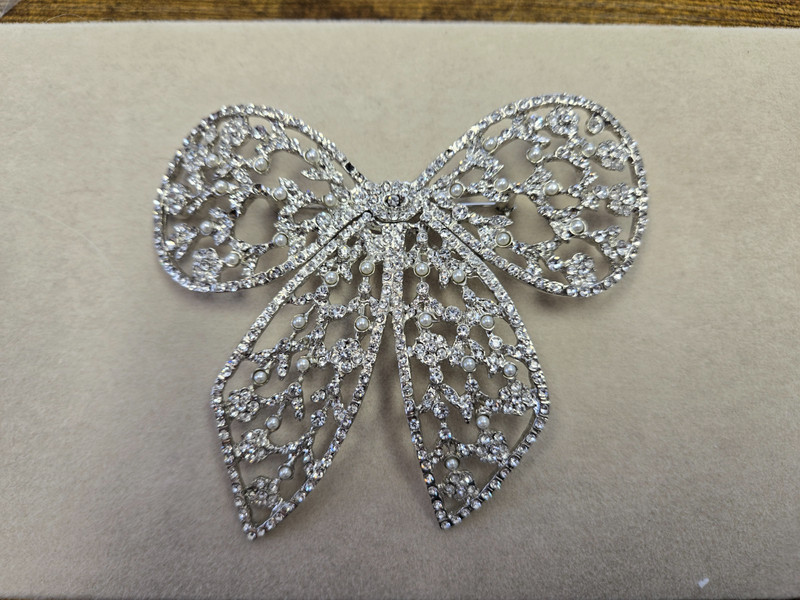 CHINA Crystal Rhinestone Faux Pearl Bow Brooch Large Statement Pin Silver Tone