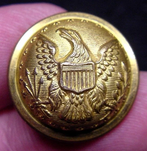 # 19- STAFF OFFICER BUTTON , SCHUYLER,HARTLEY & GRAHAM/ NEW YORK