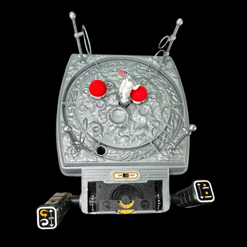 Space The Game That Defies Gravity "A Game of Skill" - Works See vid! - Image 3 of 4