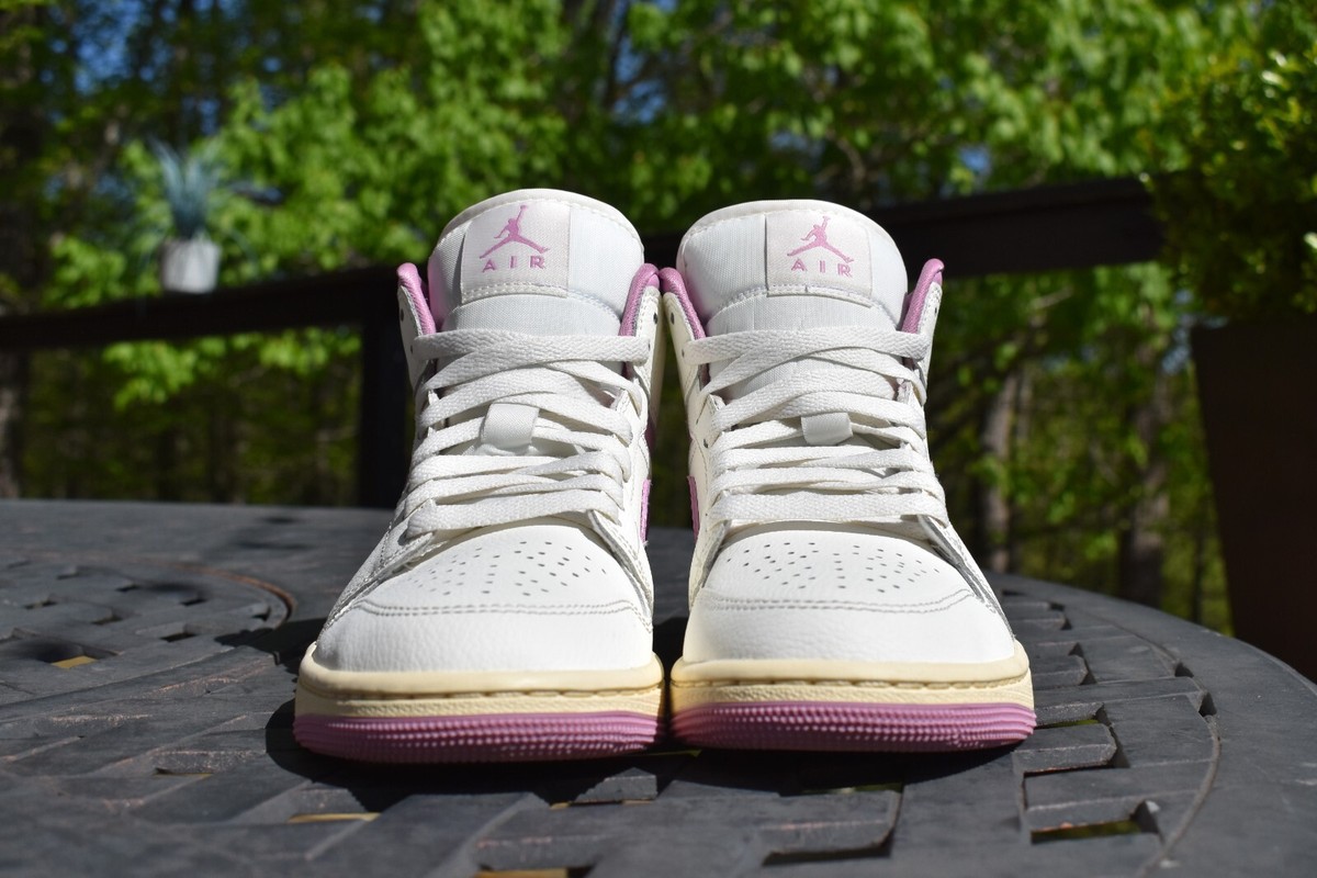Nike Air Jordan 1 ホワイト/レッド/ピンク The Air Jordan 1 Low White Pink Oxford Releases October 2024