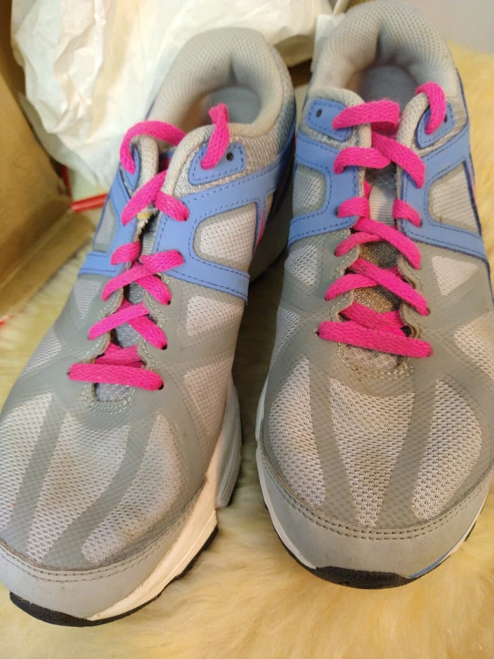 Tênis esportivo Nike Air Max feminino 555762-046 tamanho 5y - bom! - Imagem 3 de 4