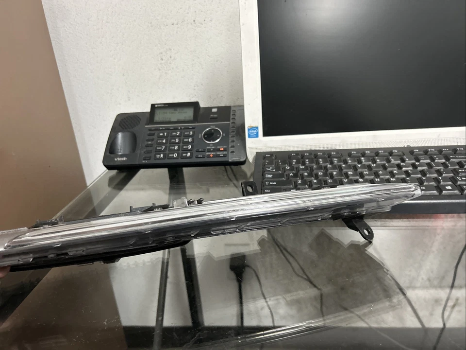 porsche  Cayenne Daytime Run Lamp 2019-23 R Said LED - Image 3 of 4