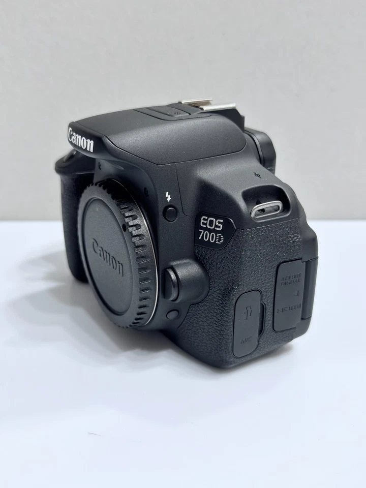 Digitalkamera Canon EOS 700D/FULL-HD/Body/Schwarz - nur *14123* Auslösungen - Bild 4 von 4