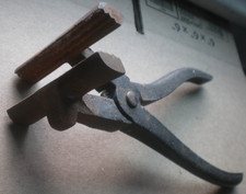 CANVAS STRETCHING PLIERS UPHOLSTERY TOOL W/ Hammer