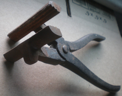 CANVAS STRETCHING PLIERS UPHOLSTERY TOOL W/ Hammer