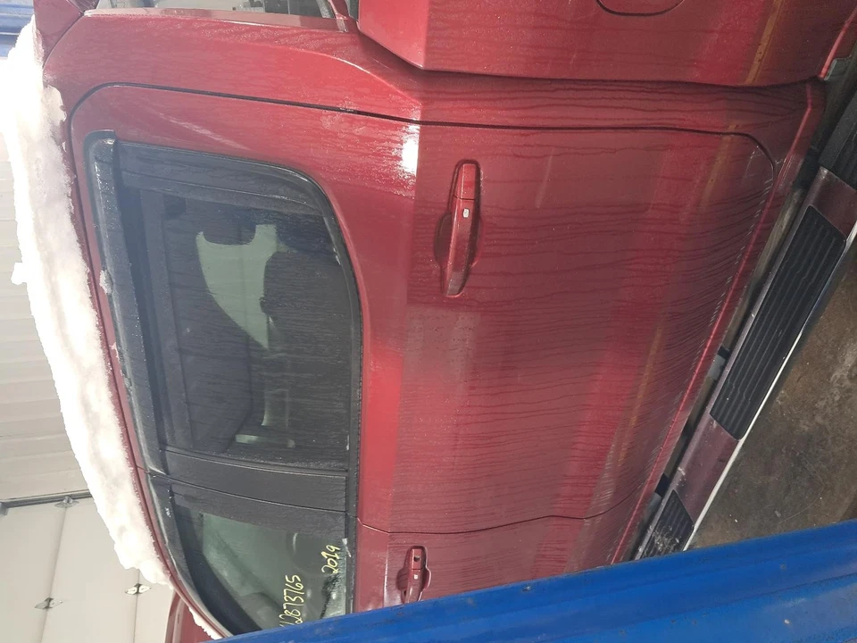 Conjunto de puerta trasera izquierda usado lado trasero se adapta a: camioneta Chevrolet Silverado 1500 2019 Foto 2 de 4