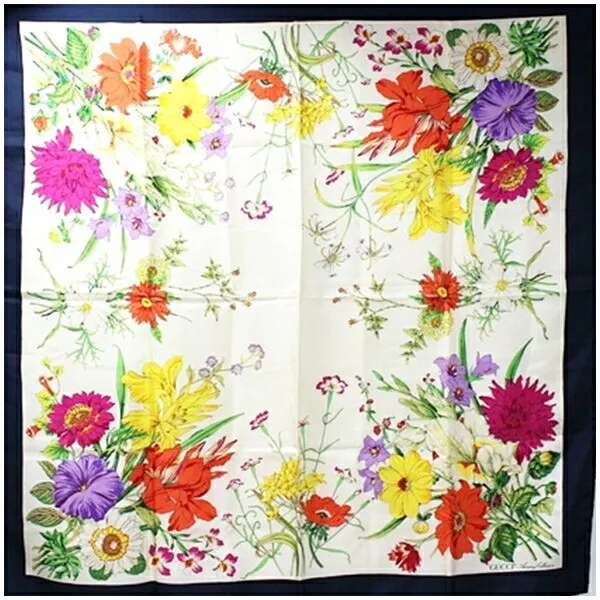 Authentique foulard Gucci en soie blanc x bleu marine motif floral vintage occasion rang AB