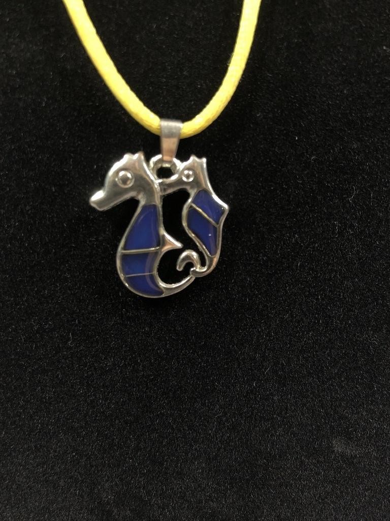 Seahorse Necklace Mood Changing Pendant Ocean Beach Sea Life Green Blue View 3