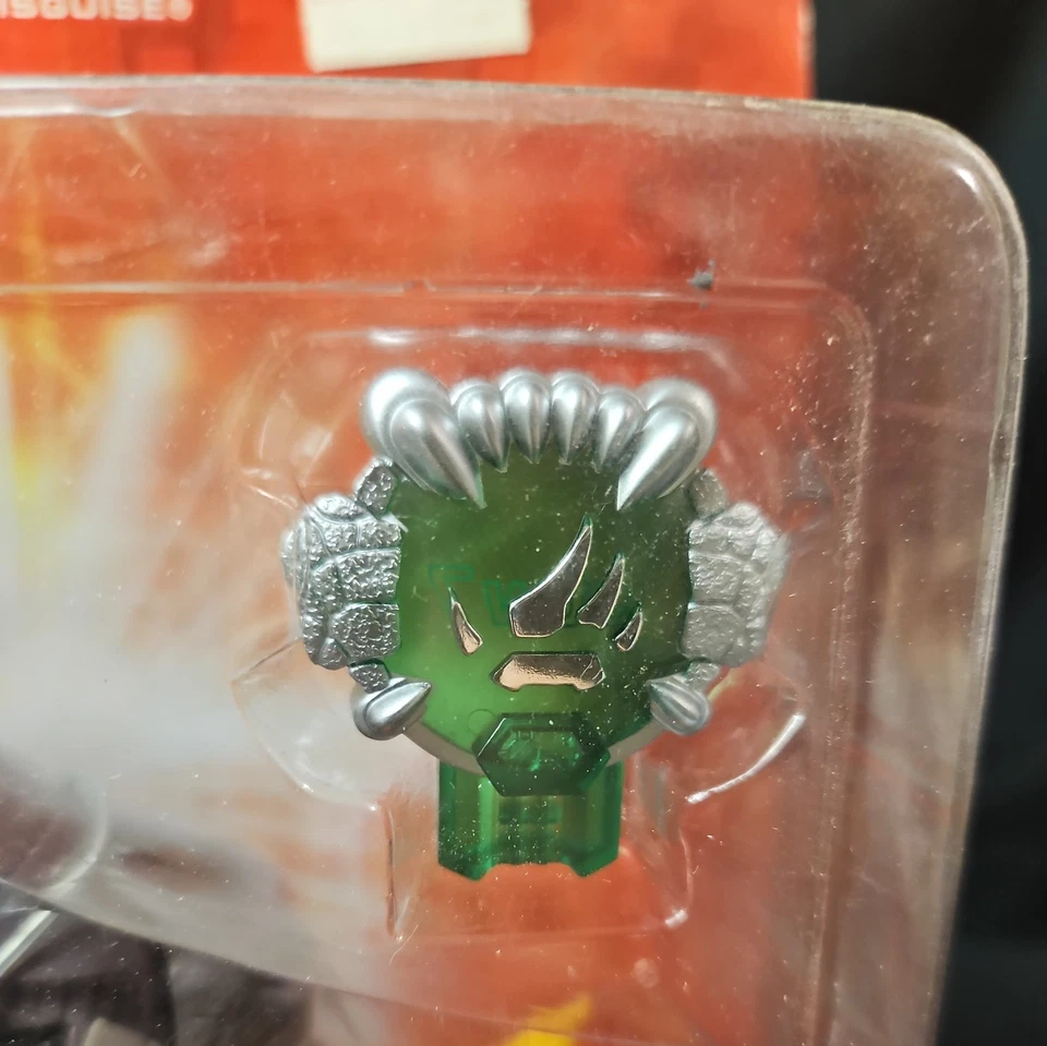 Transformers Universe Robots in Disguise Backstop Figure NIB with damage to box - Image 4 of 4