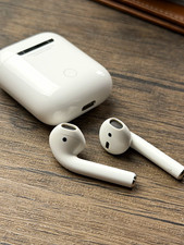 Apple AirPods gen 2 White In-Ear Bluetooth Wireless Earbuds w/ Charging Case.