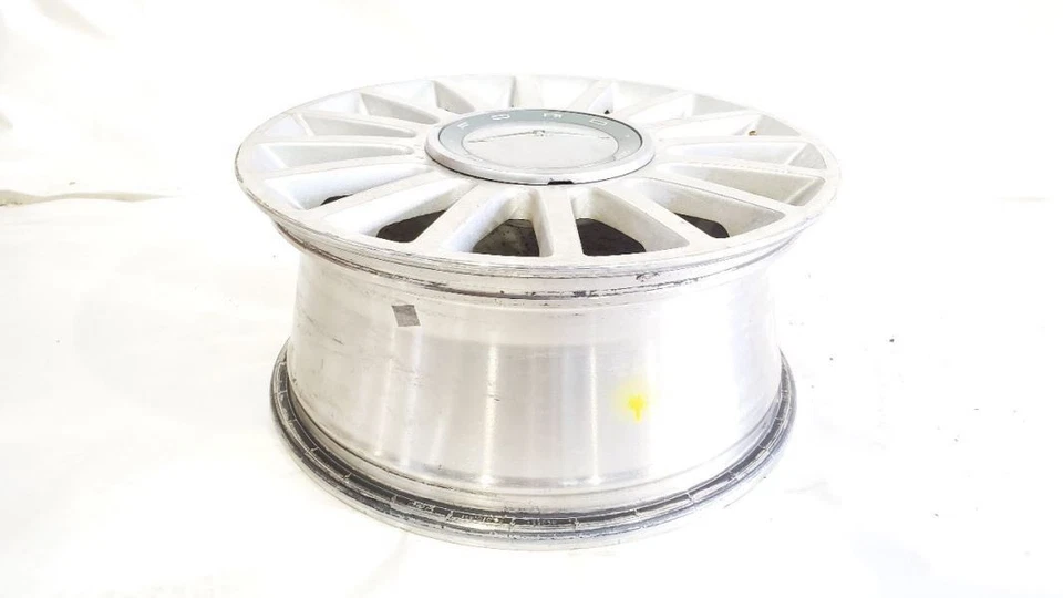 2004 2005 Ford Thunderbird OEM Wheel 17x7.5 Machined with Center Cap - Image 4 of 4