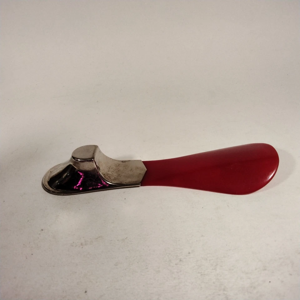 Zapato con forma de zapato vintage tacón de cuerno hecho en Alemania Occidental Foto 2 de 4