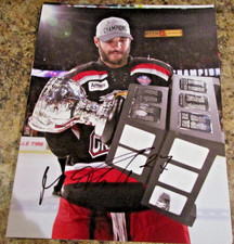 MARTIN FRK SIGNED 8x10 MATTE PHOTO GRAND RAPIDS GRIFFINS CZECHIA (A)