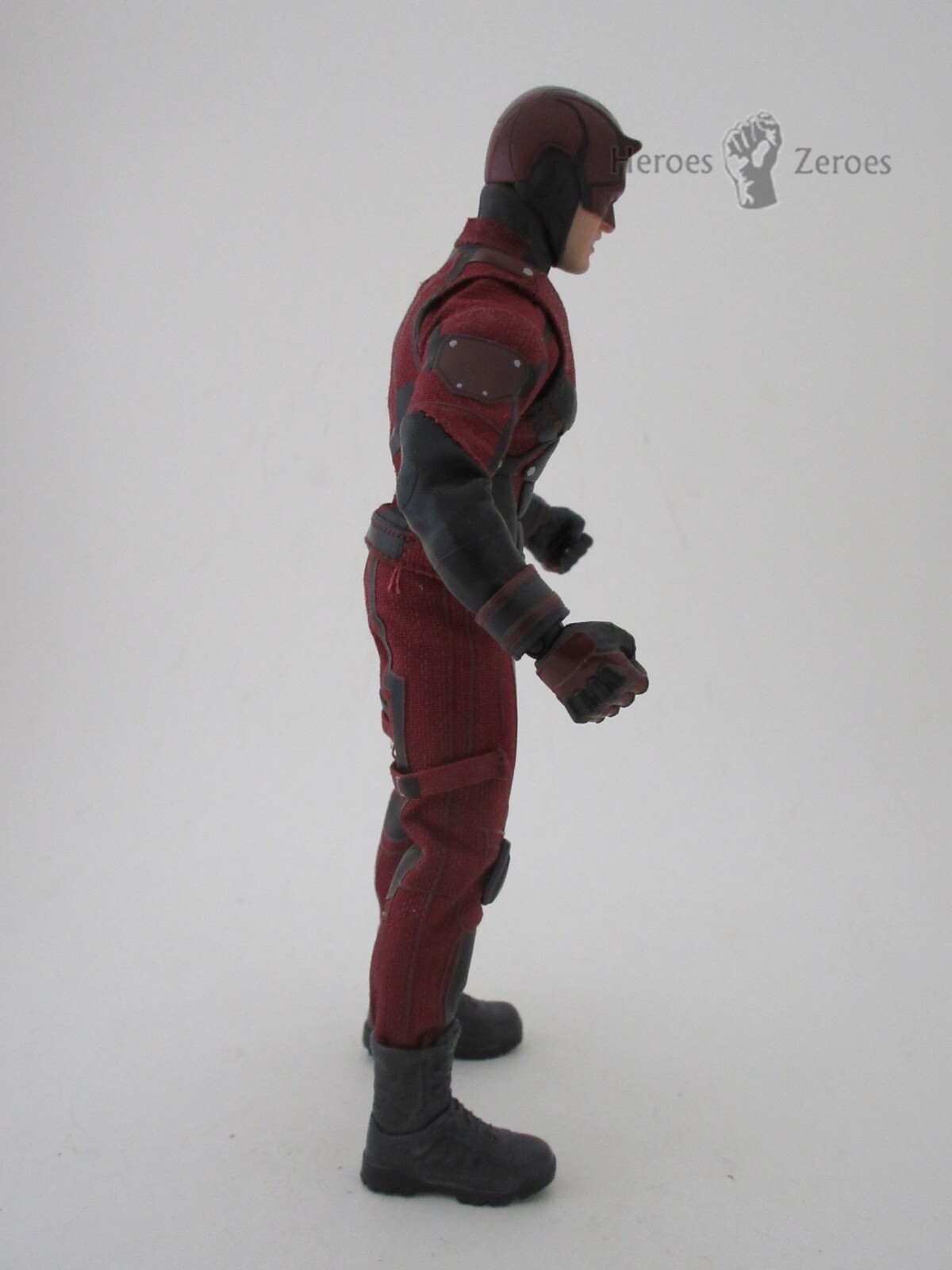 Mezco One:12 Marvel DAREDEVIL Netflix Action Figure with Batons *Incomplete*