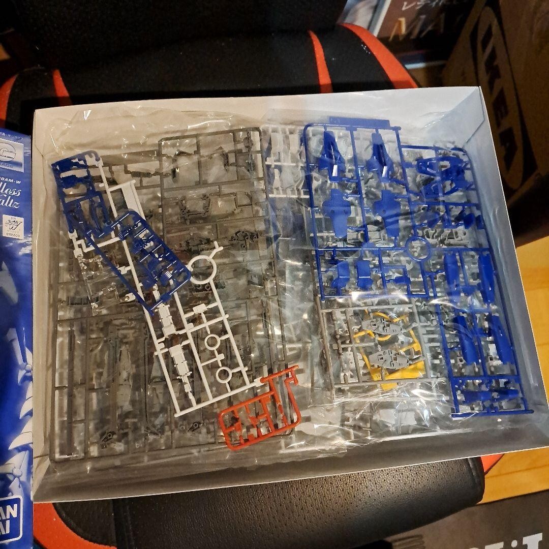【新品】神トップ 神ベース glueBASE 3点セット NEW P-Bandai Gundam TALLGESEE III OZ-00MS2B MG 1/100 NEW