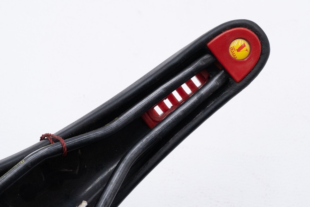 NOS SELLE ITALIA NOVUS FERRARI BLACK VINTAGE SADDLE SEAT RACING
