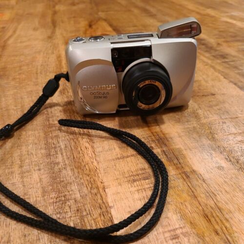Olympus Stylus zoom 140 point and shoot 35mm camera 90s vintage