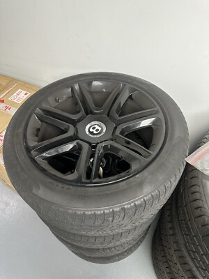 21  Bentley Bentayga 4 Winter wheels and tires