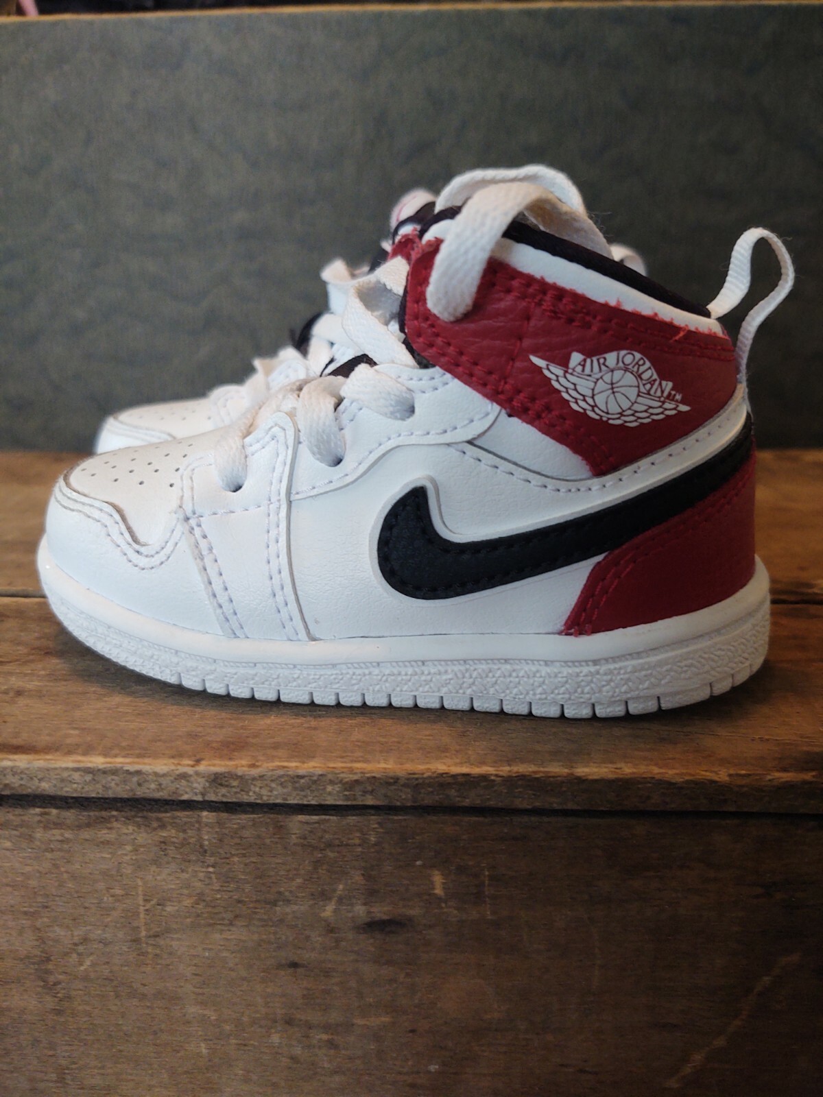 jordan 1 flight 5 black red