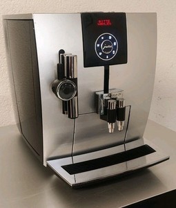 JURA J9.2 Platin/Pianoblack Kaffeevollautomat