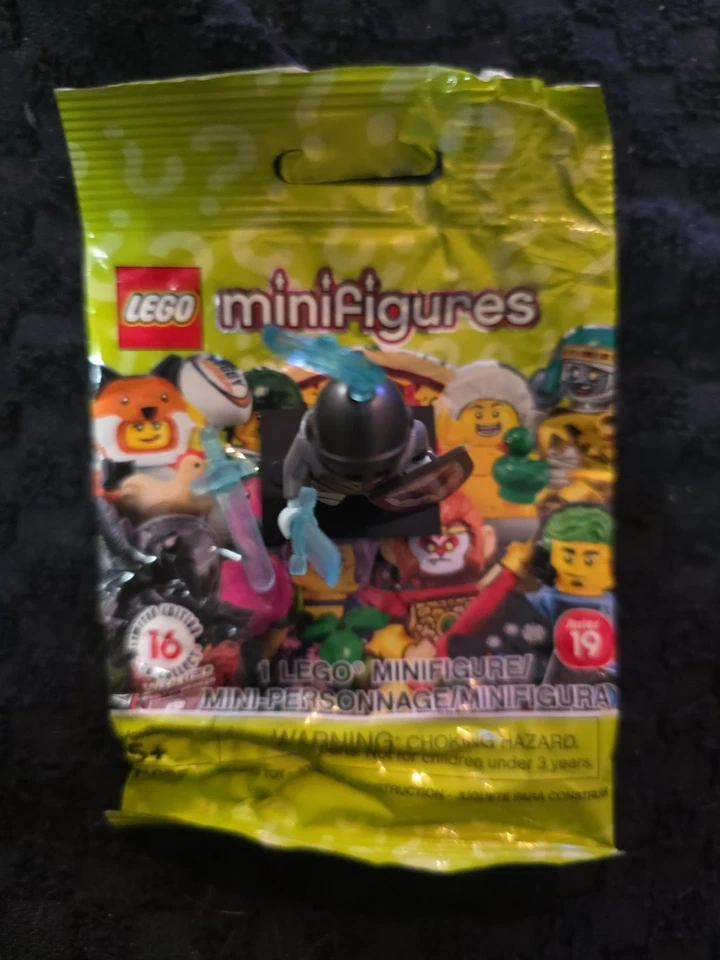LEGO Series 19 Collectible Minifigures 71025 - Fright Knight - Image 4 of 4
