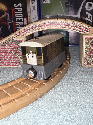 Thomas & Friends Wooden Railway Toby Train Tank Engine
