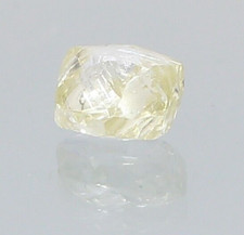 rough diamond 0.43tcw yellow color natural polygon shape to make engagement ring