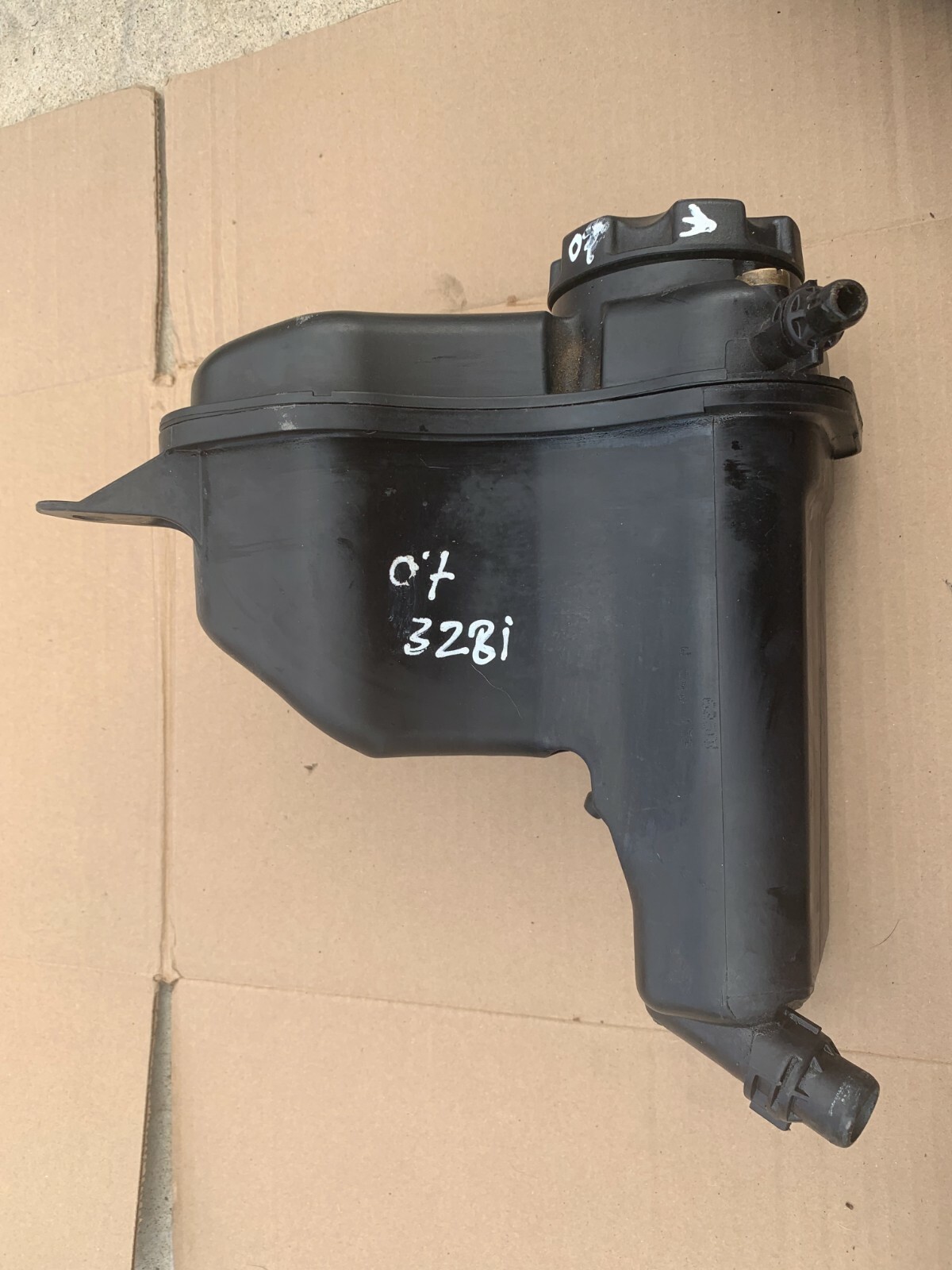 20072011 BMW 328I E90 Expansion Tank Coolant Reservoir 7543026 OEM eBay