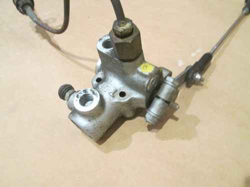 Ferrari 456 Valve For Self Leveling Suspension System  P/N 162657 - Picture 2 of 8