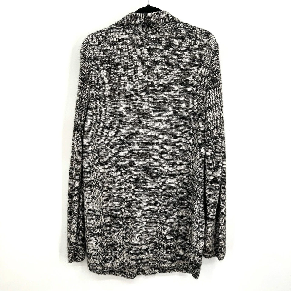 Cárdigan Suéter Mediano INDÍGENA Negro Blanco Tejido Algodón Orgánico Botón Alpaca Foto 2 de 4