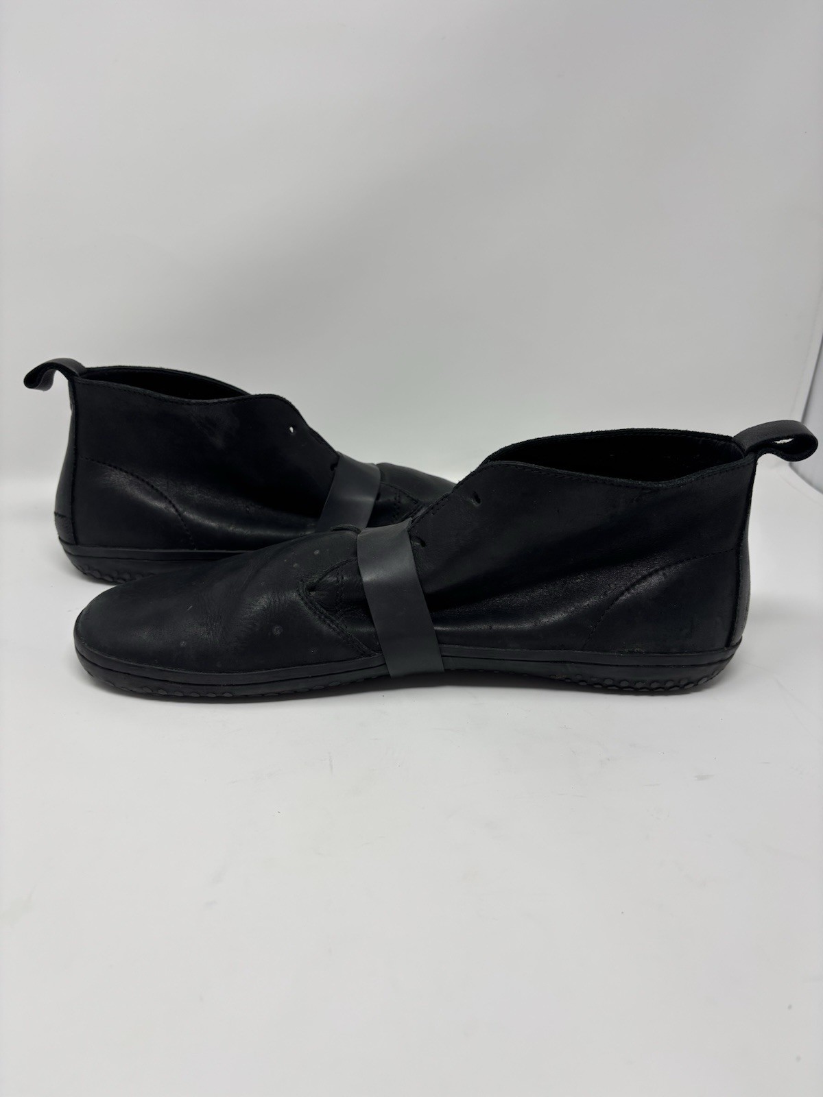 Vivobarefoot Men's Leather Pittards Wild Hide Sneakers Original size 44, US 11