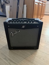 Fender Mustang I 20 watt Guitar Amplifier - Black