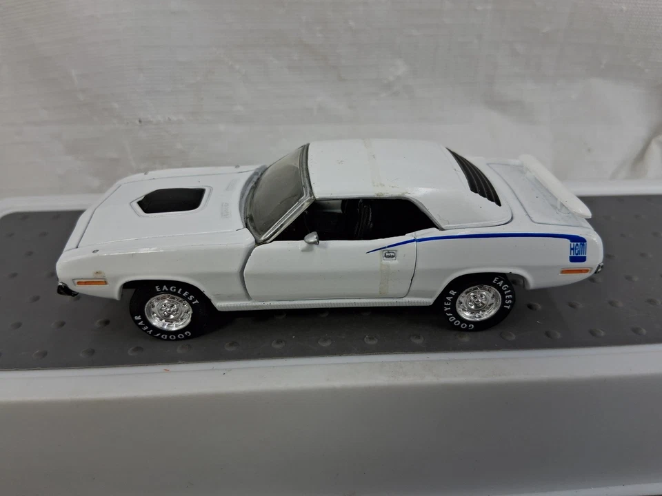 Road Champs 1970 Plymouth Hemi Cuda blanco fundido a presión 1:43 Foto 3 de 4