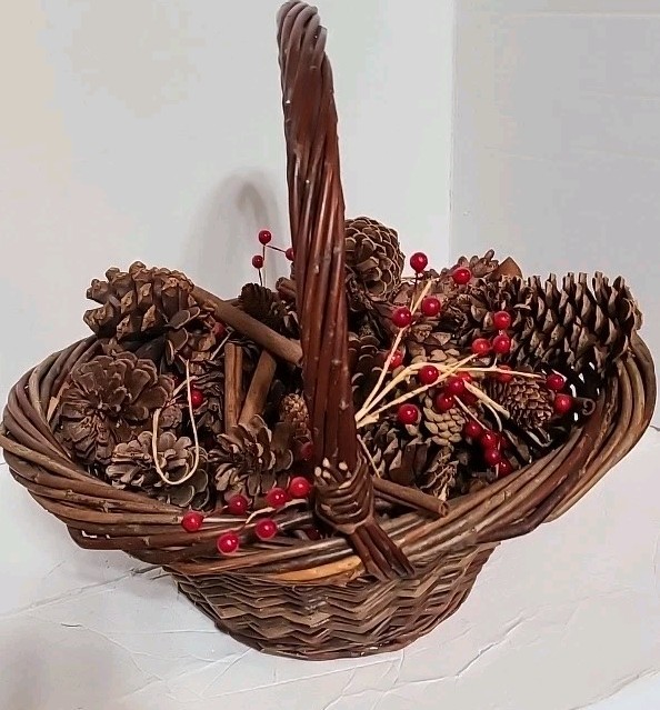 16" Willow Basket With Pinecones, Cinnamonsticks, Nuts, And Hollyberry.    #127