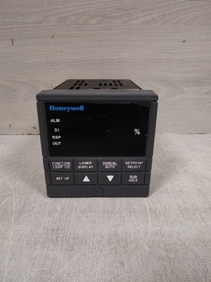HONEYWELL UDC3300 TEMPERATURE CONTROLLER 90-250VAC- NEW W/O BOX