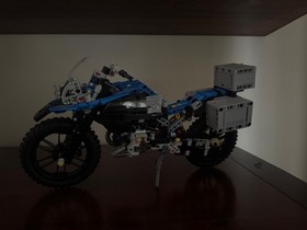 LEGO TECHNIC: BMW R 1200 GS Adventure (42063)