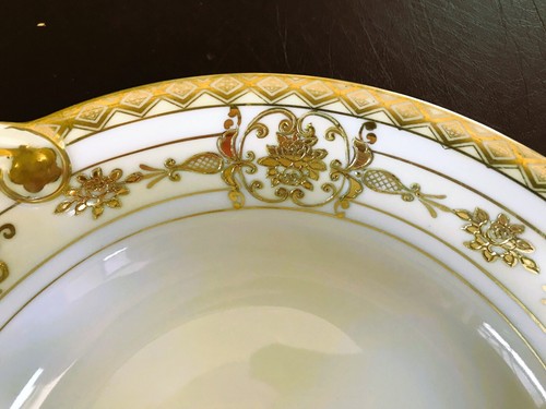 Vintage Noritake White Porcelain Bowl with Raised Gold Filigree and Handles - Picture 2 of 4
