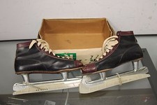 Vintage Beaver Canadian Hockey Ice Skates Home Decor Acorn Black