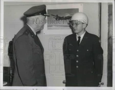 1952 Press Photo Air Natl Guard Cmdr, Brig Gen EH Zistel & Cadet LW Kacymanek