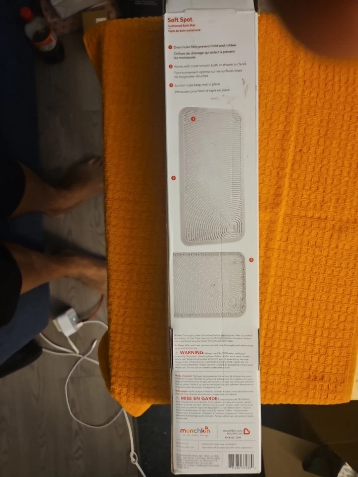 Munchkin Alfombra de Baño para Bebé Punto Suave para Bañera, Alfombra de Bañera Acolchada 36"x17", Gris  Foto 3 de 4